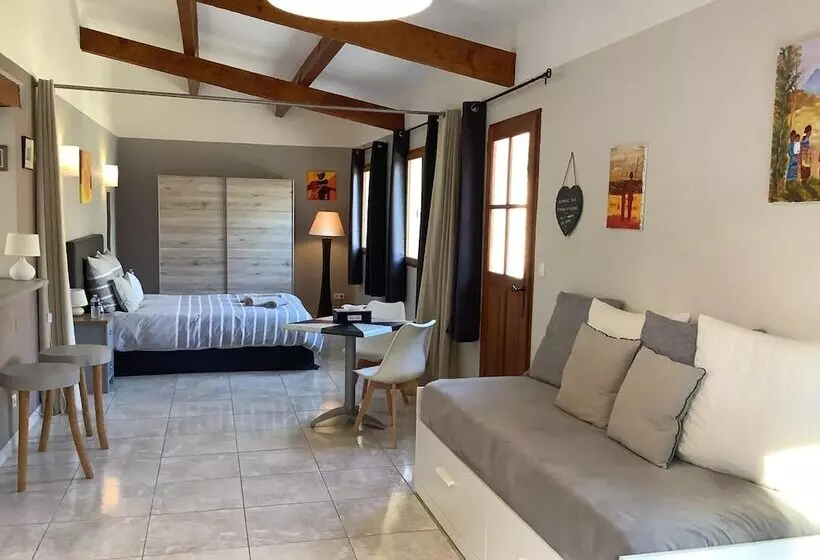 Aamiaismajoitus (B&B) Rêv De Thau