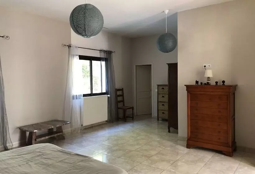 Aamiaismajoitus (B&B) Rêv De Thau