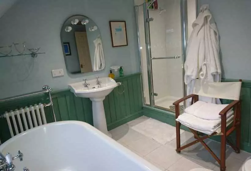 Hayleaze Bed & Breakfast