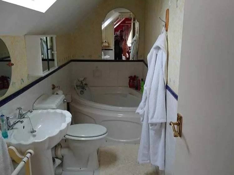Hayleaze Bed & Breakfast