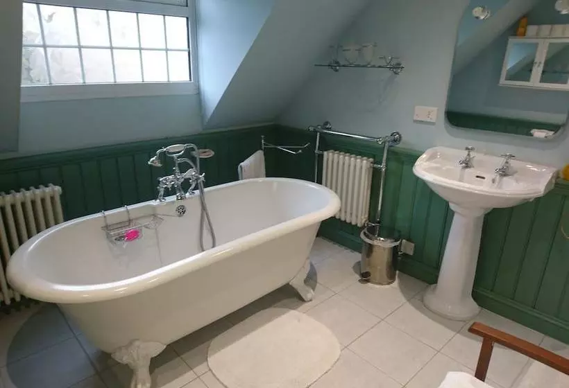 Hayleaze Bed & Breakfast