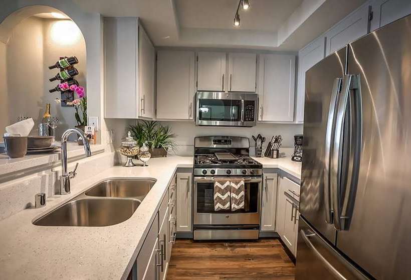 فندق Beverly Hills Condos