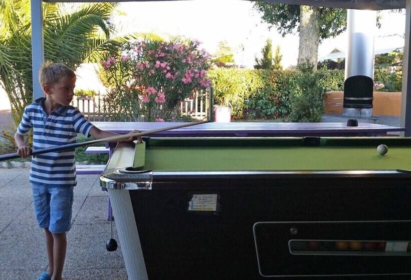 فندق Camping La Chenaie