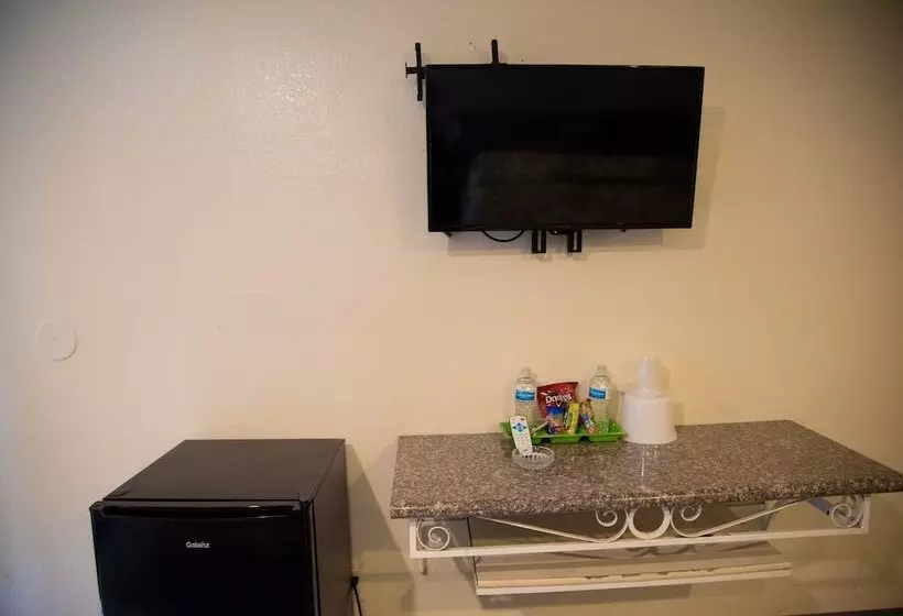 モーテル Starlight Inn La Brea