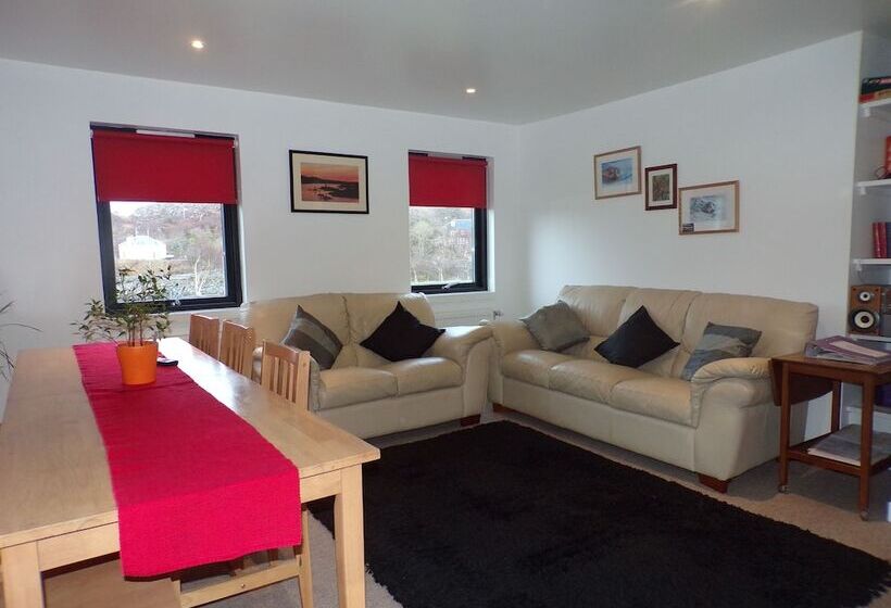 An Cala Cafe And Bunkhouse Hostel