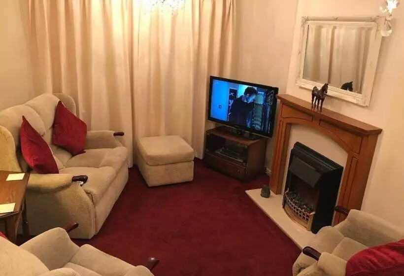 Aamiaismajoitus (B&B) 42 Beaumont Rise Rental   Worksop