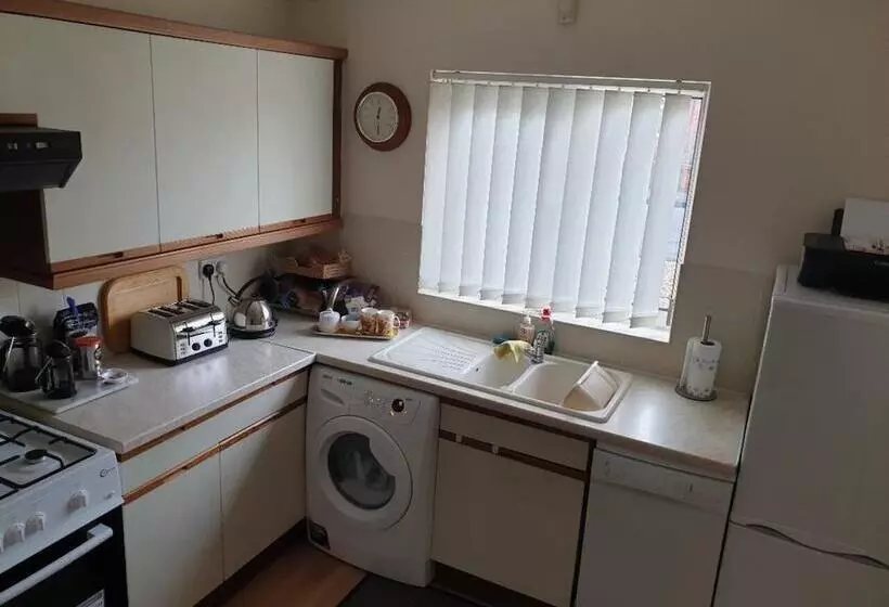 Aamiaismajoitus (B&B) 42 Beaumont Rise Rental   Worksop