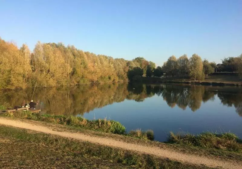 Aamiaismajoitus (B&B) Au Levrier De Chessy