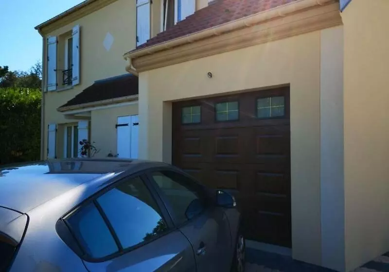 Aamiaismajoitus (B&B) Au Levrier De Chessy