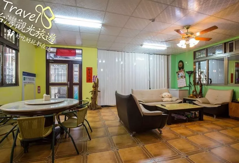 تختخواب و صبحانه Nantou Fruit House