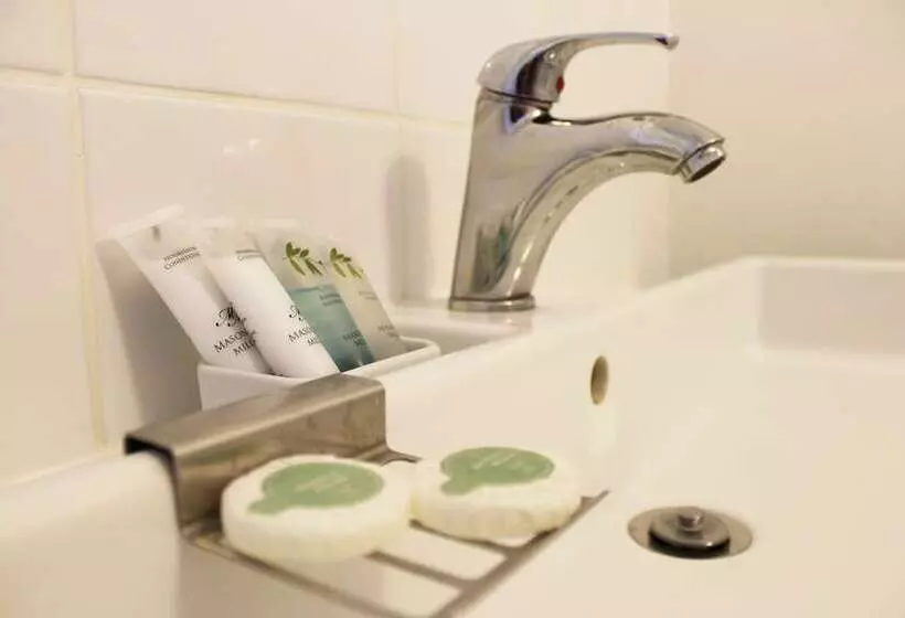 Aamiaismajoitus (B&B) Jolly Sailor  Fish On The Quay