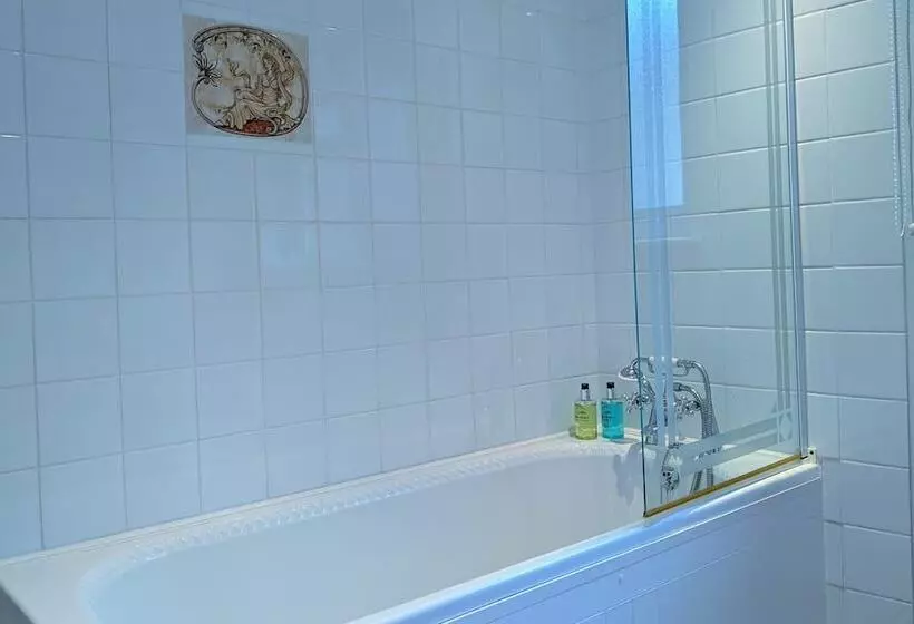 Bed and Breakfast Lee House