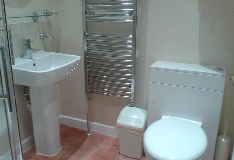 تختخواب و صبحانه The Pot And Barrel