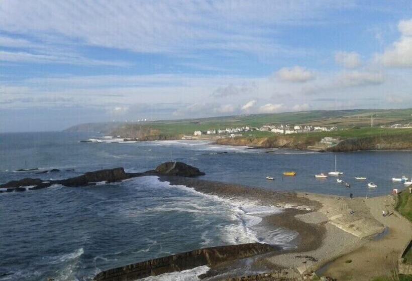 تختخواب و صبحانه The Pot And Barrel