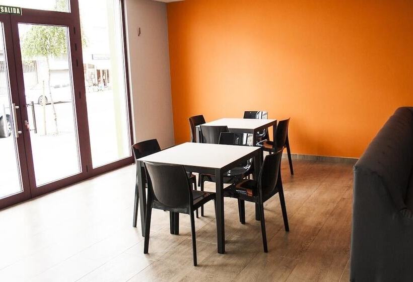 De Camino Albergue Hostel