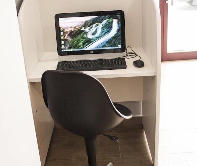 De Camino Albergue Hostel