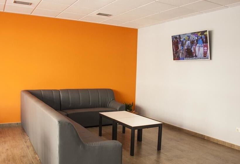 De Camino Albergue Hostel