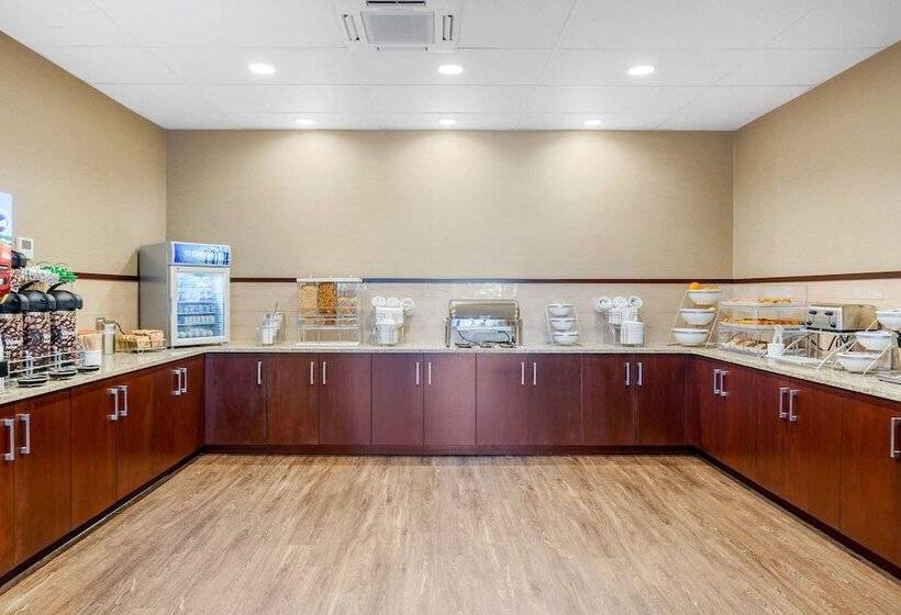 酒店 Comfort Suites Burlington Near I5