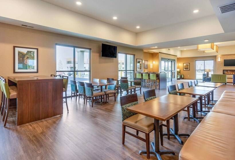 酒店 Comfort Suites Burlington Near I5