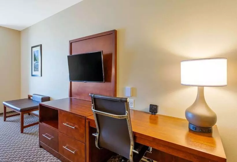 Hotelli Comfort Suites Burlington Near I5