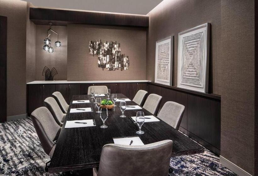 ホテル Envue, Autograph Collection