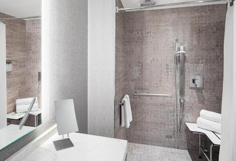 ホテル Envue, Autograph Collection