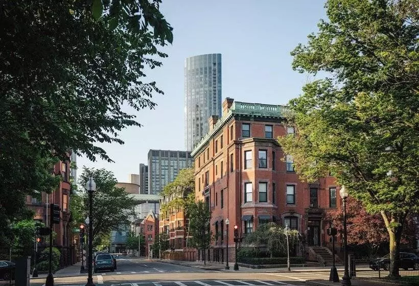 Four Seasons Hotel One Dalton Street, Boston