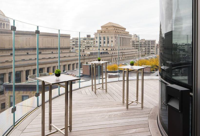 Four Seasons Hotel One Dalton Street, Boston