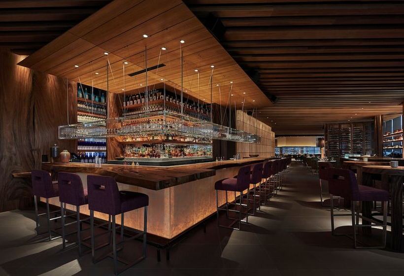 Four Seasons Hotel One Dalton Street, Boston