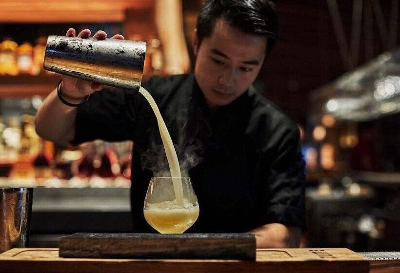 Four Seasons Hotel One Dalton Street, Boston