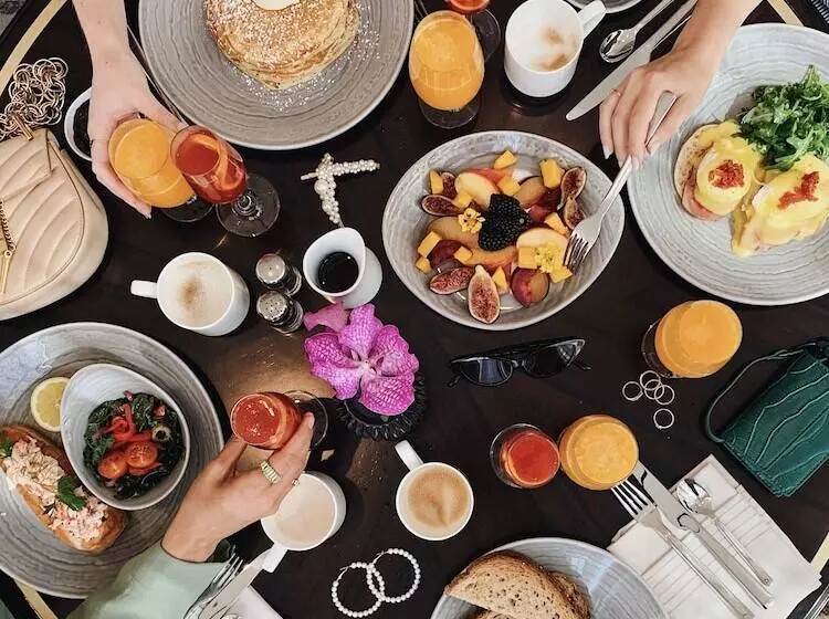 Four Seasons Hotel One Dalton Street, Boston