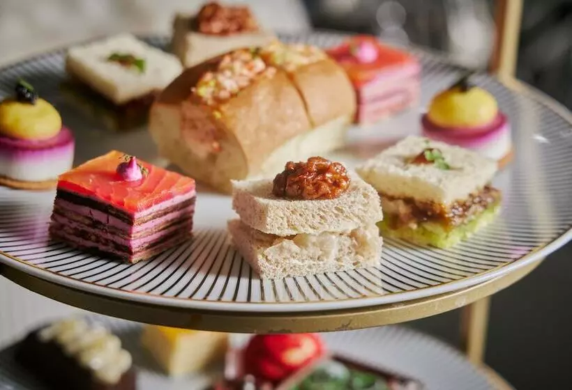 Four Seasons Hotel One Dalton Street, Boston