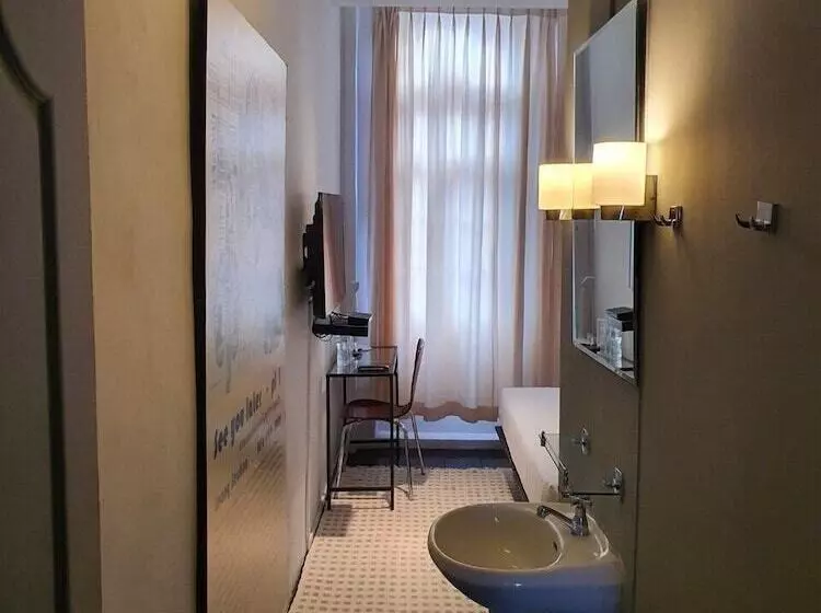 Hotelli Phuket 346 Guest House