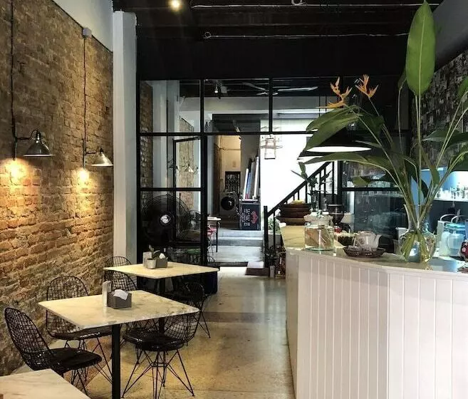 Hotelli Phuket 346 Guest House