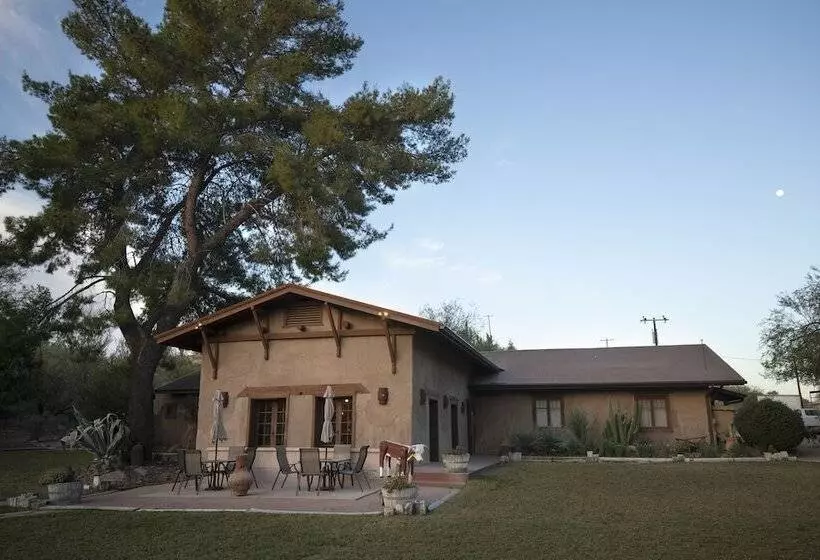 Maaseutuhotelli Kay El Bar Guest Ranch