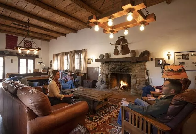 Maaseutuhotelli Kay El Bar Guest Ranch