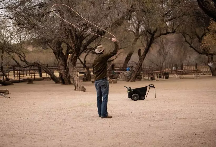 Maaseutuhotelli Kay El Bar Guest Ranch