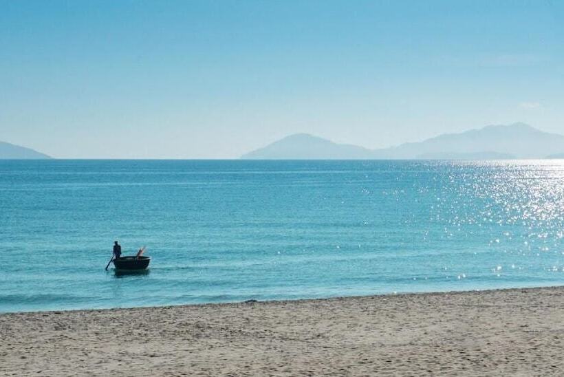 هتل Yellow Daisy Villa