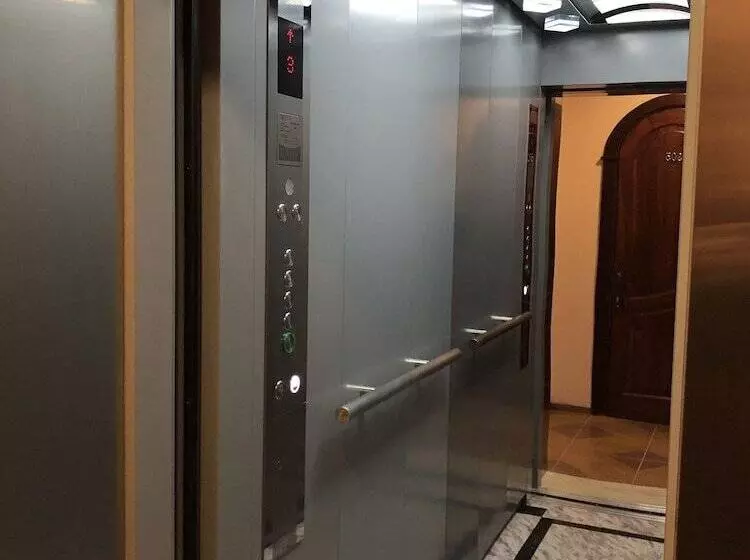 Retkeilymaja & Restaurant Zhuliany City