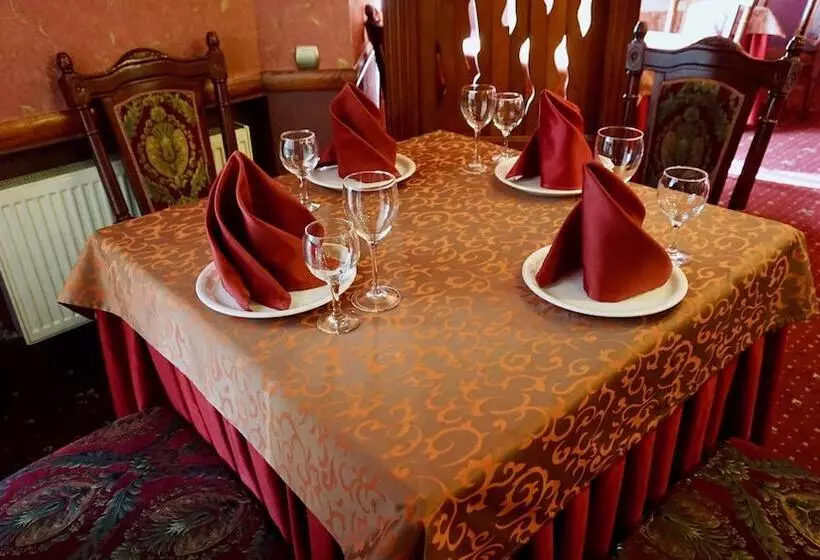 Retkeilymaja & Restaurant Zhuliany City