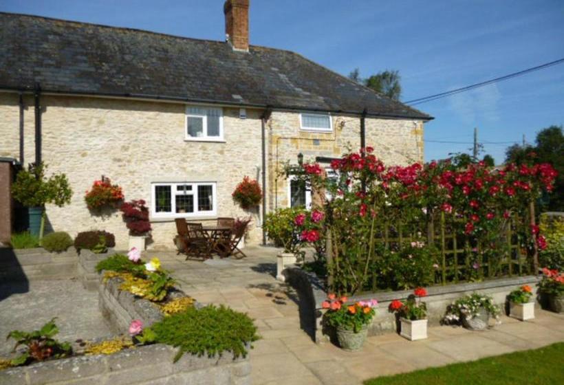 مبيت وإفطار Quiet Woman House