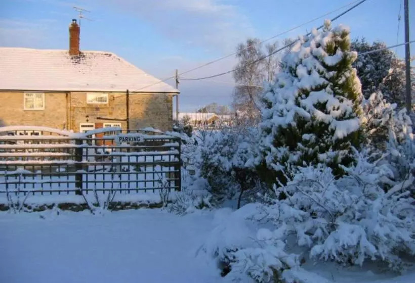 تختخواب و صبحانه Quiet Woman House