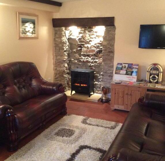 مبيت وإفطار Quiet Woman House