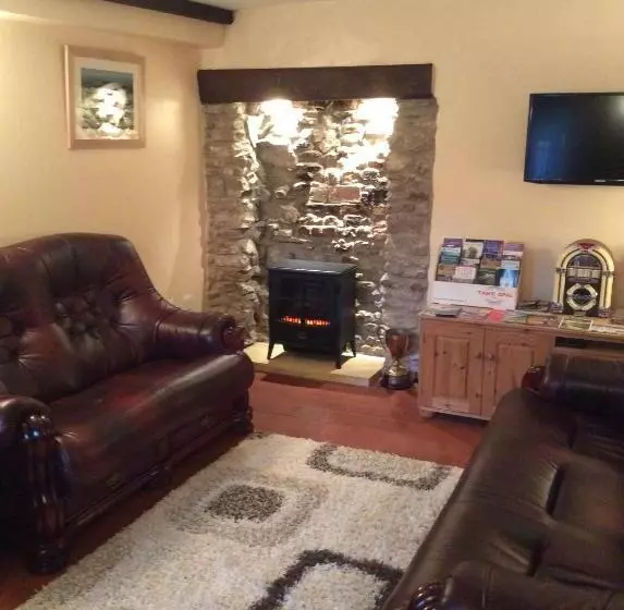 تختخواب و صبحانه Quiet Woman House