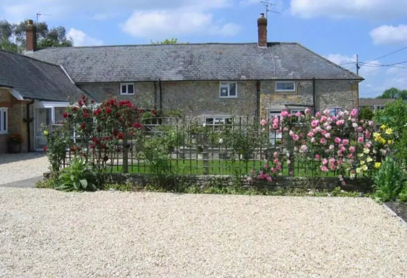 تختخواب و صبحانه Quiet Woman House