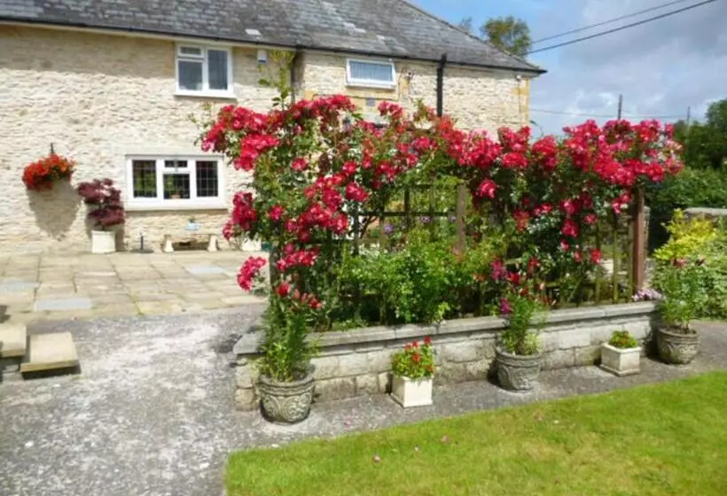 تختخواب و صبحانه Quiet Woman House