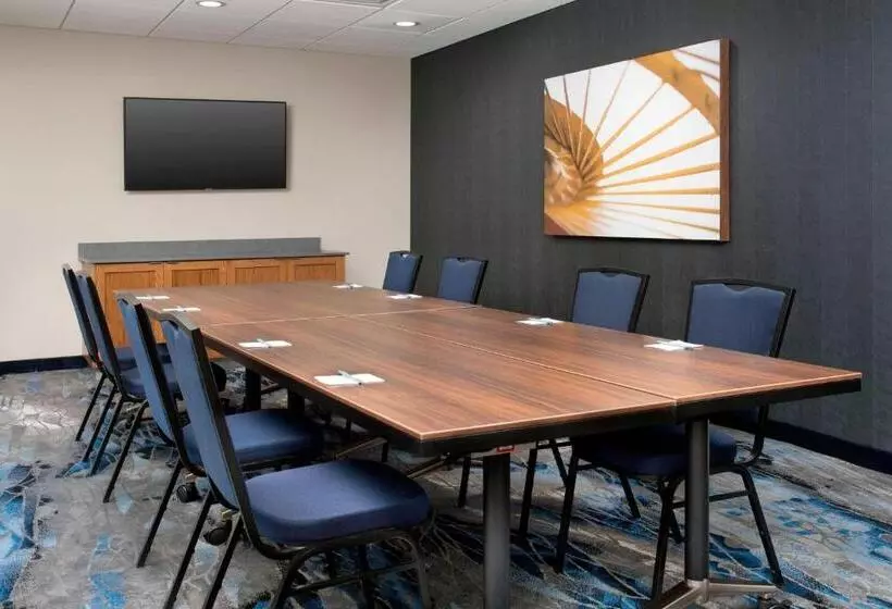 Hotelli Fairfield Inn & Suites By Marriott New Orleans Metairie