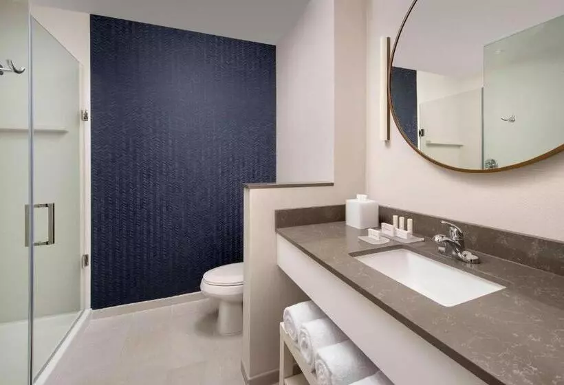 Hotelli Fairfield Inn & Suites By Marriott New Orleans Metairie