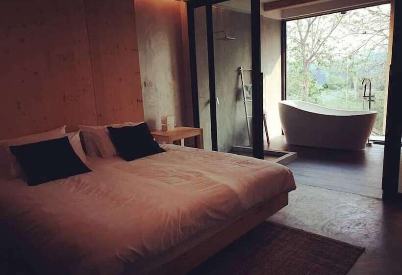 هتل The Tryst River Kwai