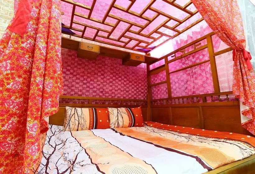 پانسیون Time Travelodge Homestay